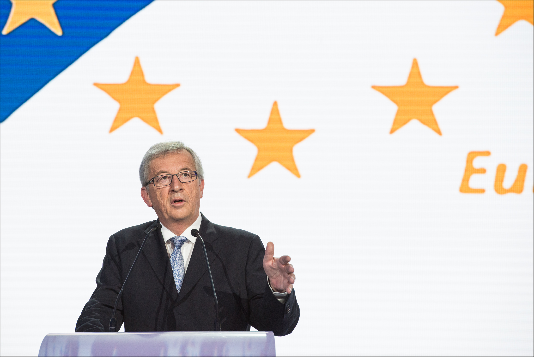 Castro-Apologising EU Commission Confronted by Czech and Slovak MEP’s