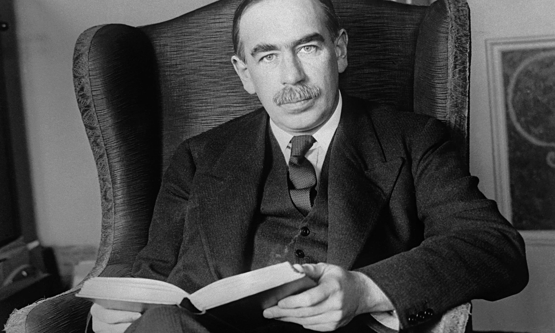 Three Times Keynes Was Not a Keynesian